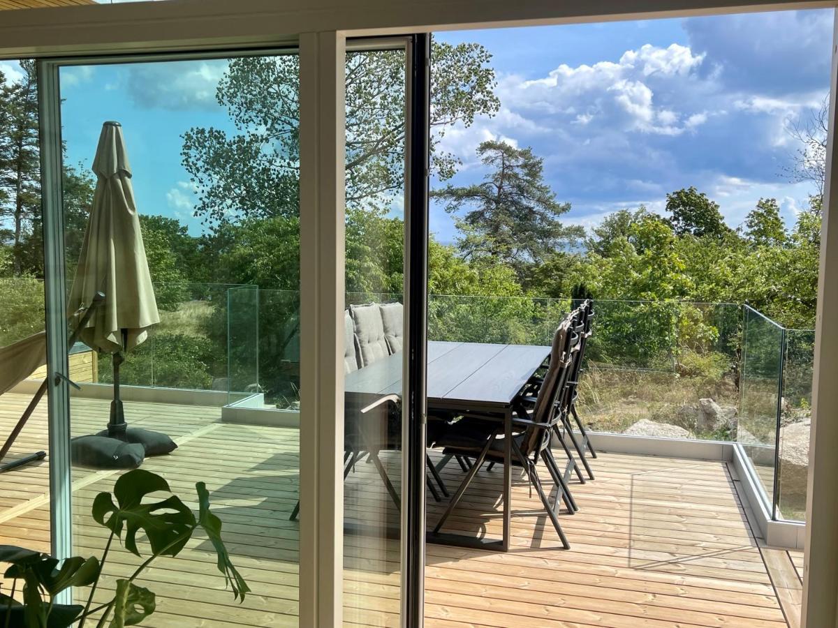 Nybygget Hus I Svaneke Taet Pa Klipper, Skov Og Hav Esterno foto